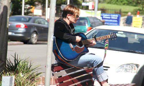 My first ever female street performer. She was actually very good.